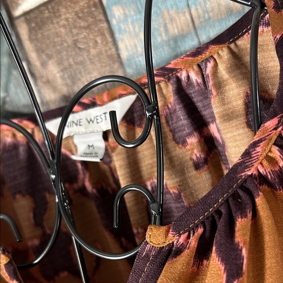 Floral Women's button down Blouse - Picture 3 of 16